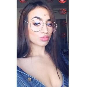 Meet your Posher, Marissa